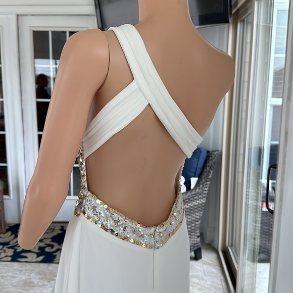 Off white dress with sequins in the waist - Picture 4 of 4